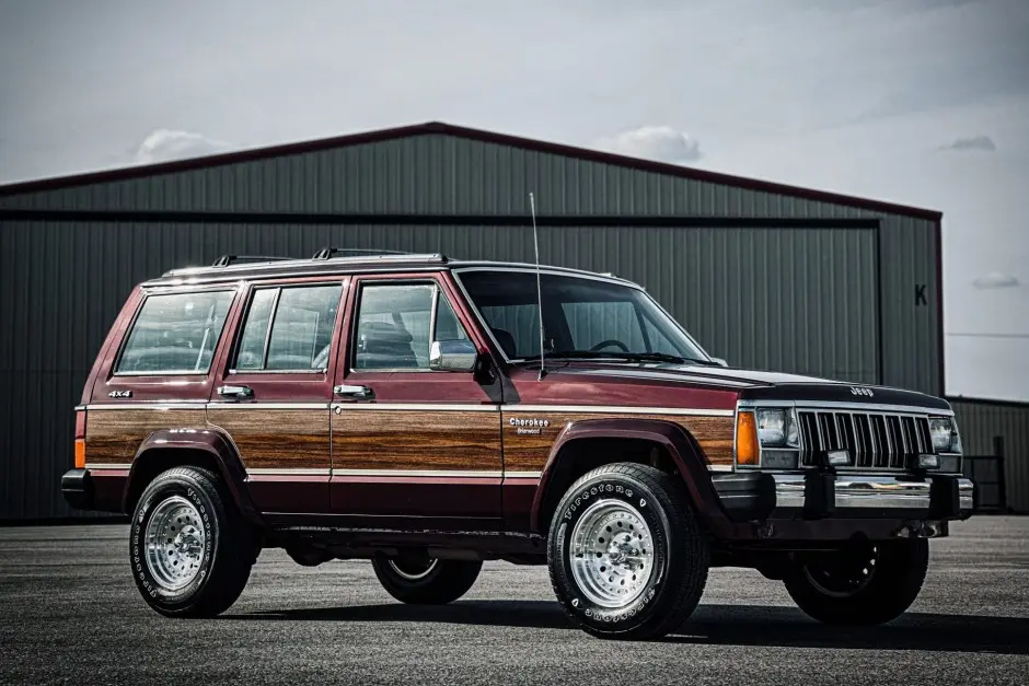 Jeep Cherokee Cherokee 4.0 Base 6
