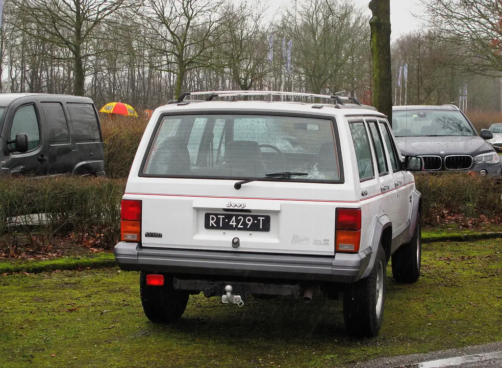Jeep Cherokee Cherokee 4.0 Laredo 5