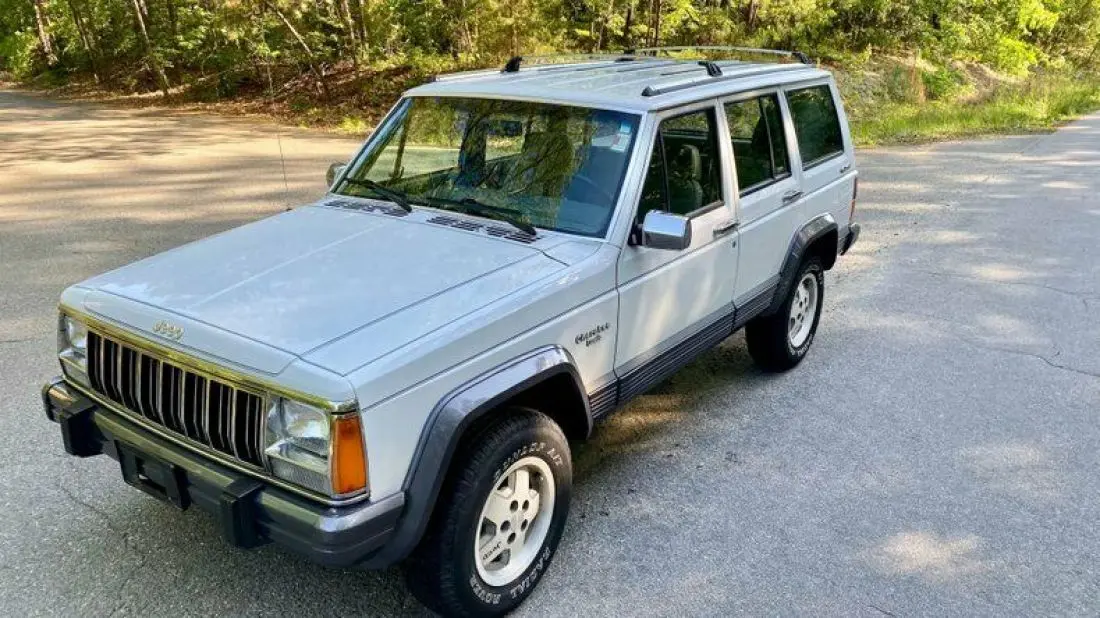 Jeep Cherokee Cherokee 4.0 Laredo 6
