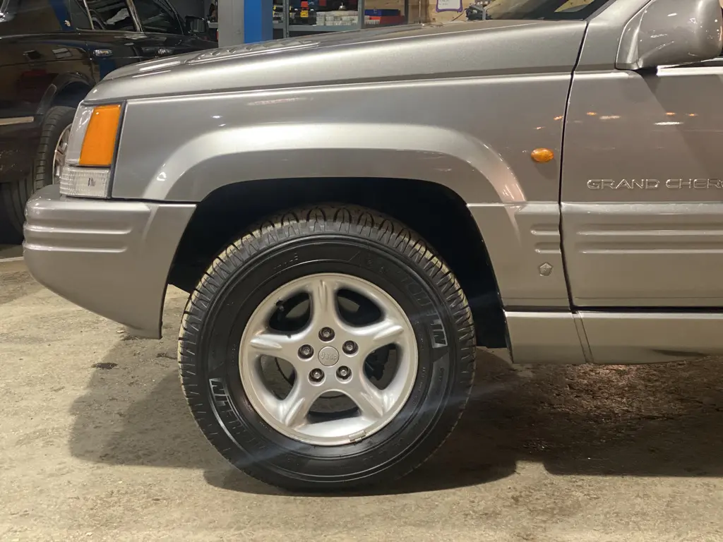 Jeep Grand Cherokee Grand Cherokee 5.9 Limited LX 7
