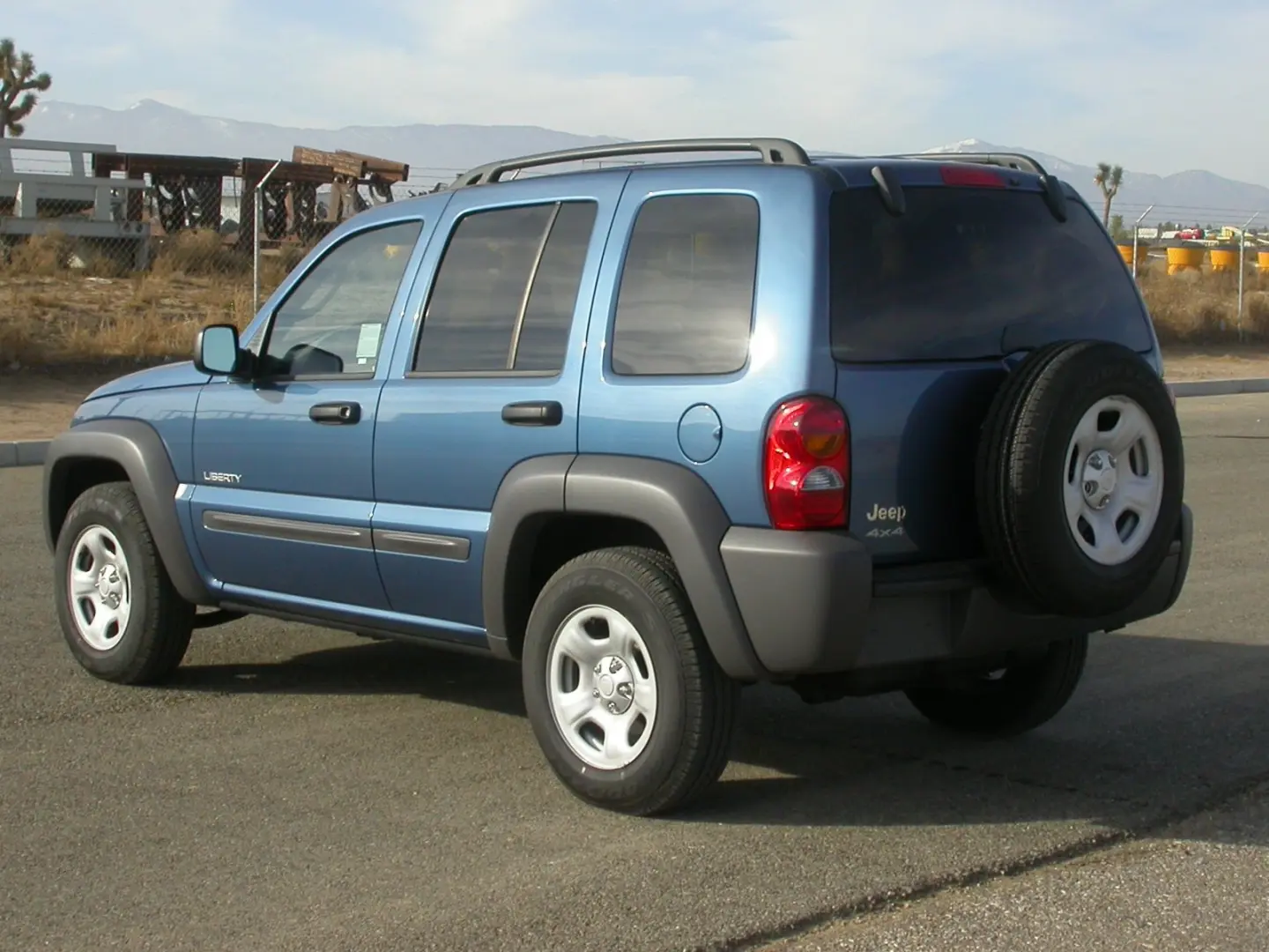 Jeep  Liberty 2.8 CRD 0