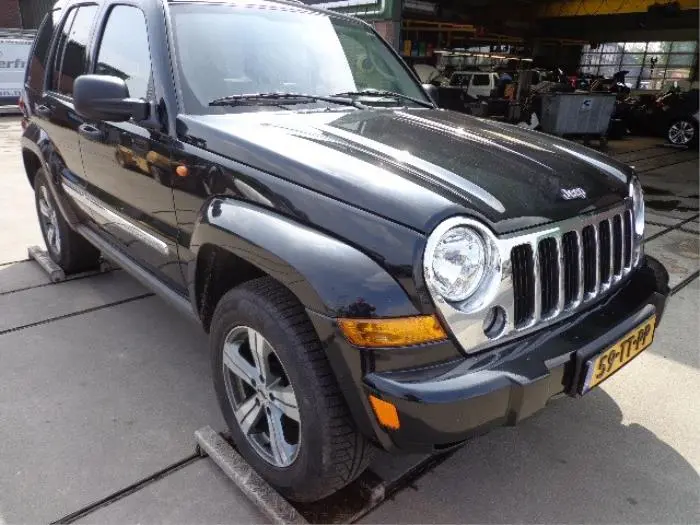 Jeep  Liberty 2.8 CRD 2