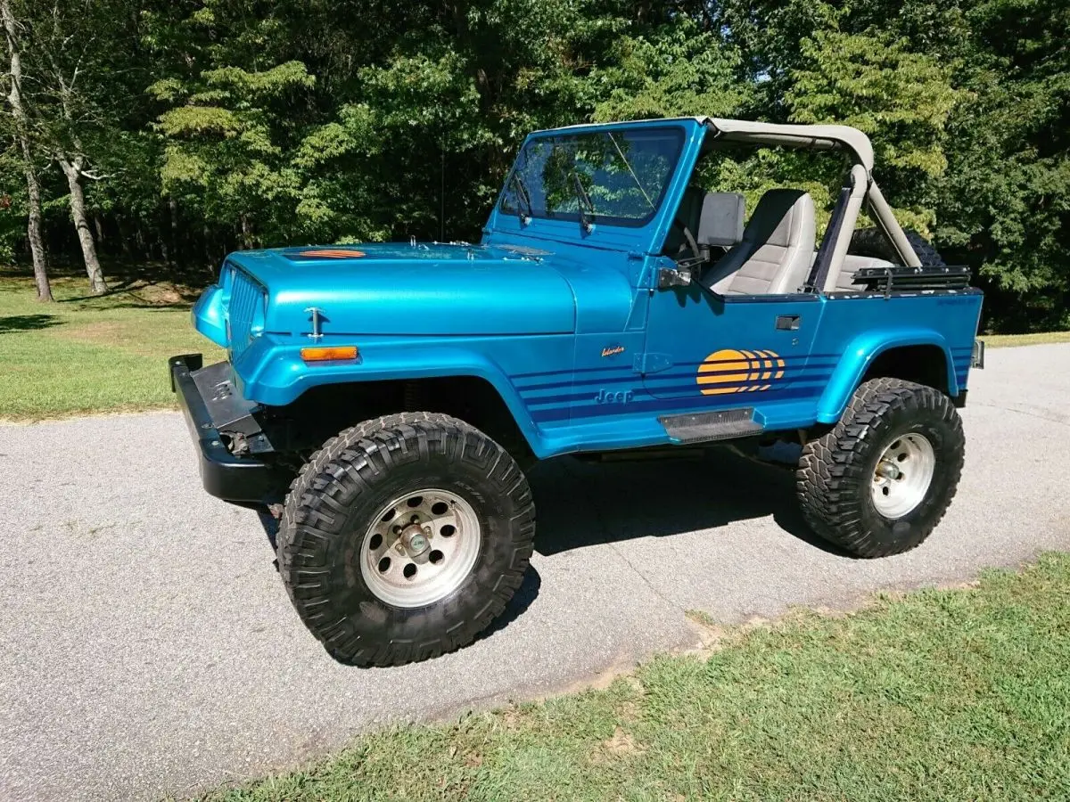 Jeep Wrangler Wrangler 4.0 Soft Top Base 1