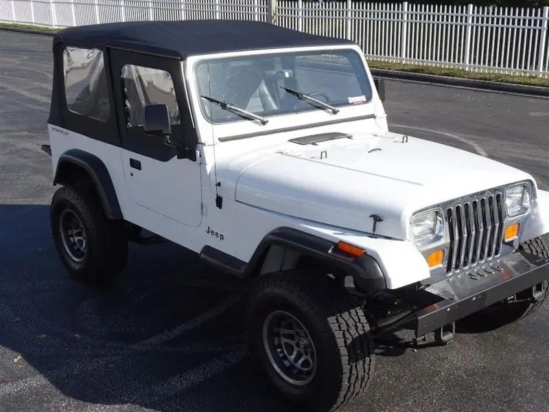 Jeep Wrangler Wrangler 4.0 Soft Top Base 3