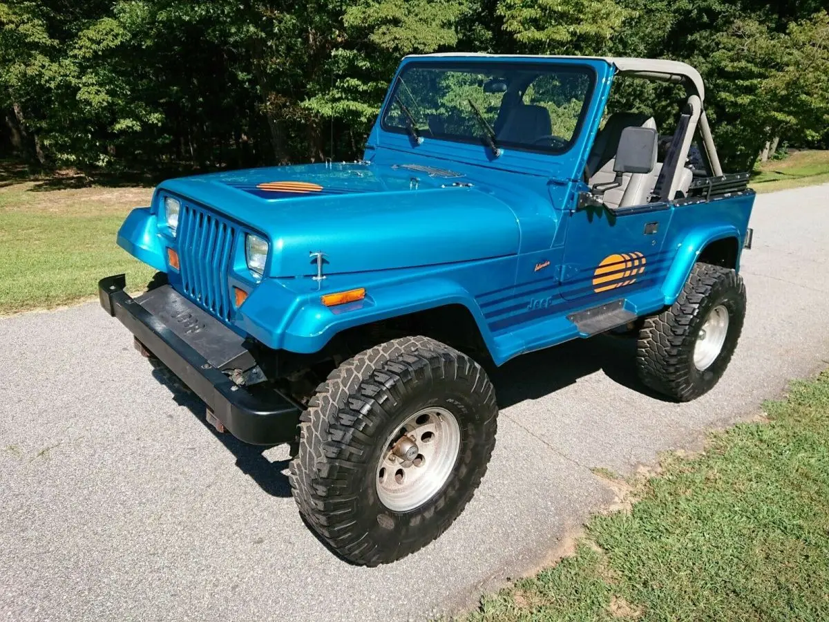 Jeep Wrangler Wrangler 4.0 Soft Top Base 2