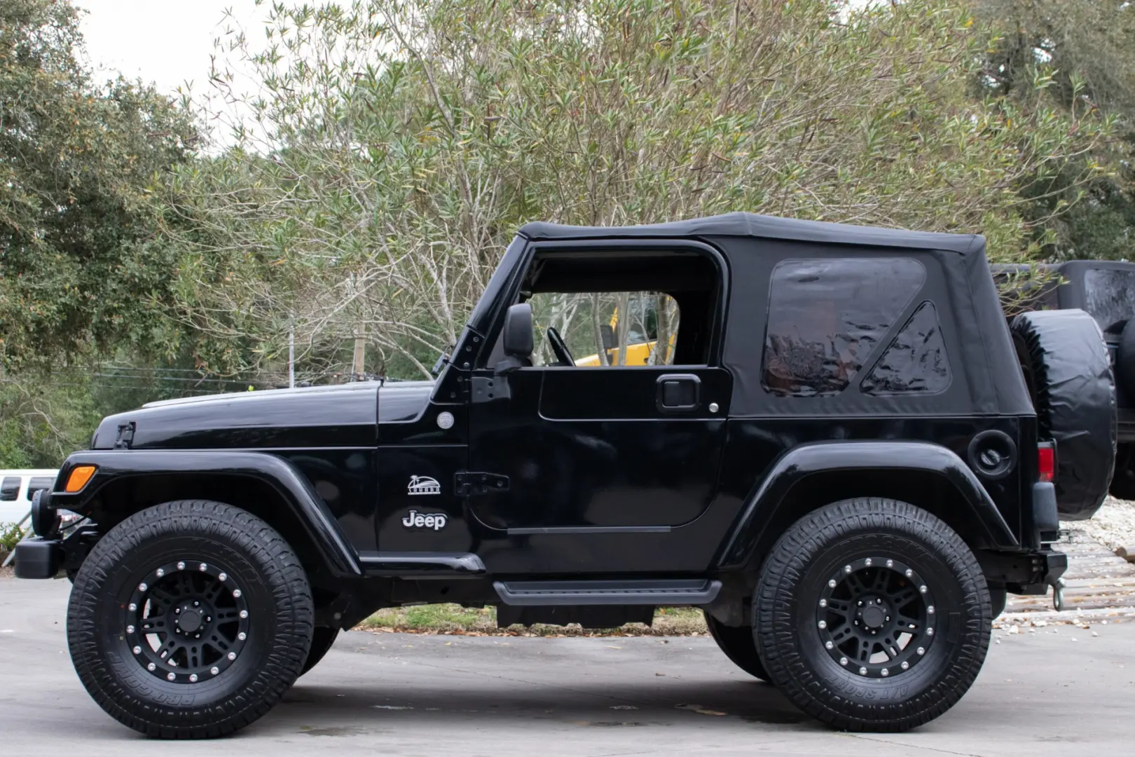 Jeep Wrangler Wrangler Sahara 4.0 5