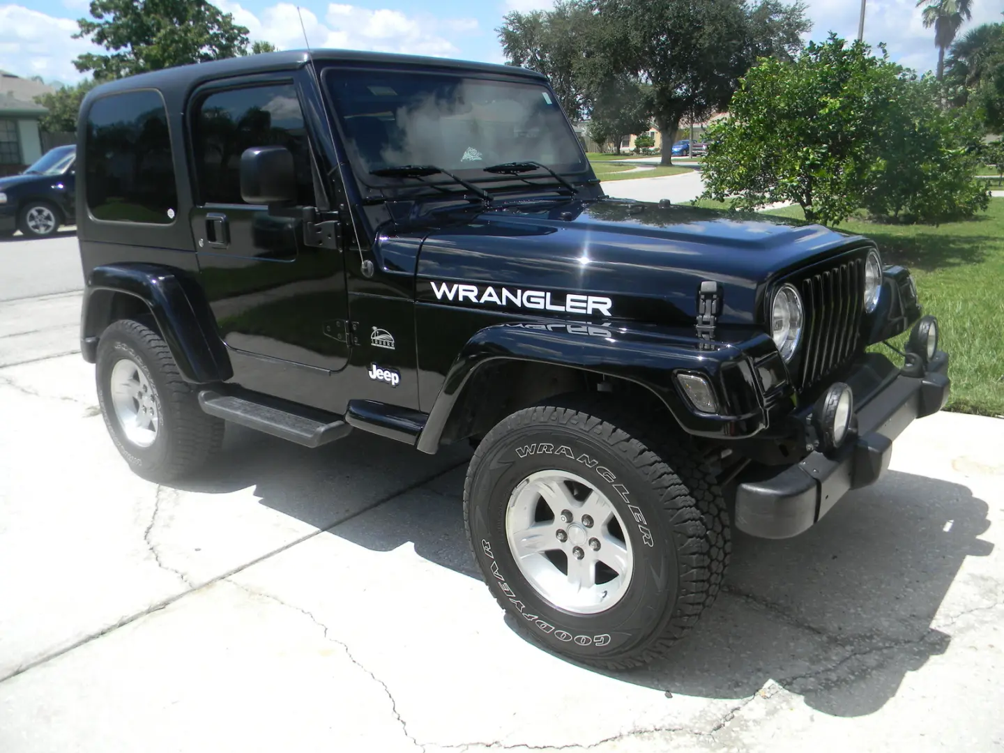 Jeep Wrangler Wrangler Sahara 4.0 5
