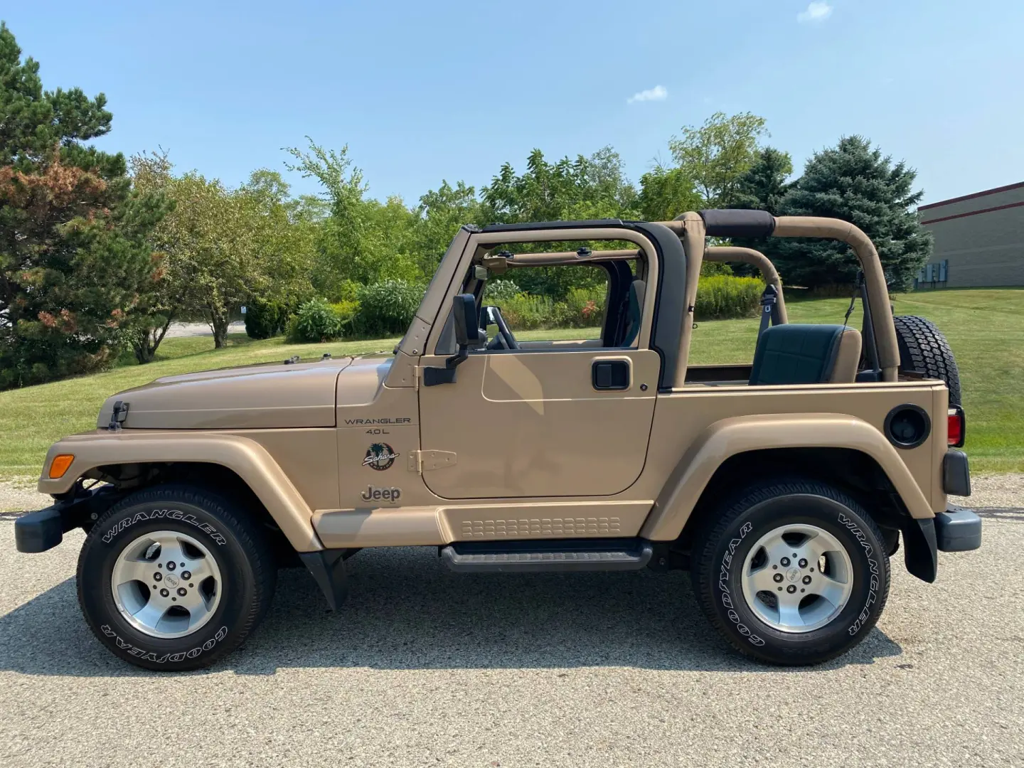 Jeep Wrangler Wrangler Sahara 4.0 Soft Top 4