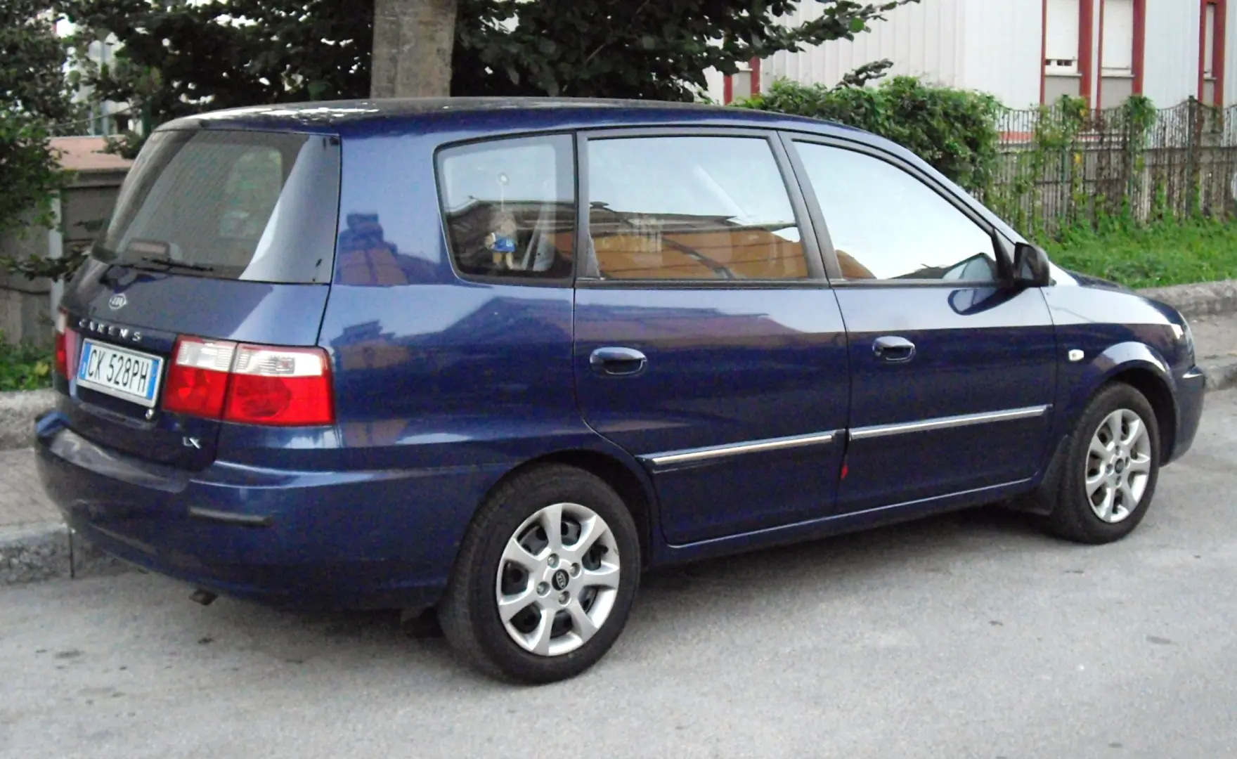 Kia Carens Carens 1.6 LX 7