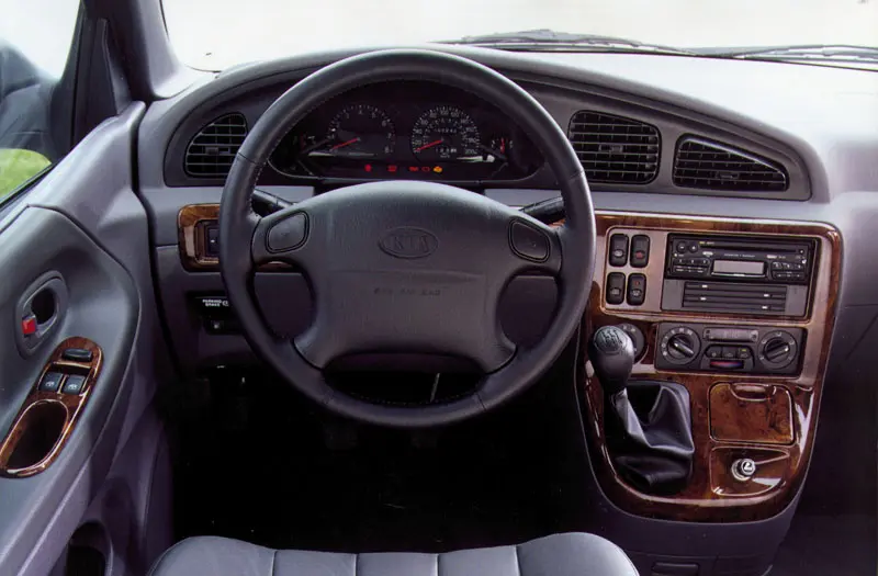 Kia Carnival Carnival 2.5 V6 LS 5