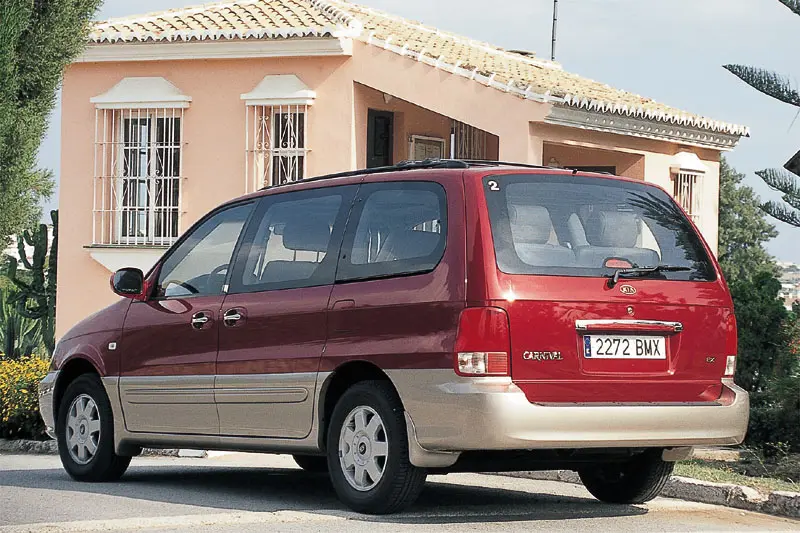 Kia Carnival Carnival 2.5 V6 LS 6