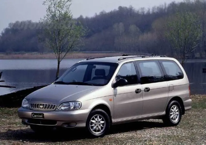 Kia Carnival Carnival 2.5 V6 4