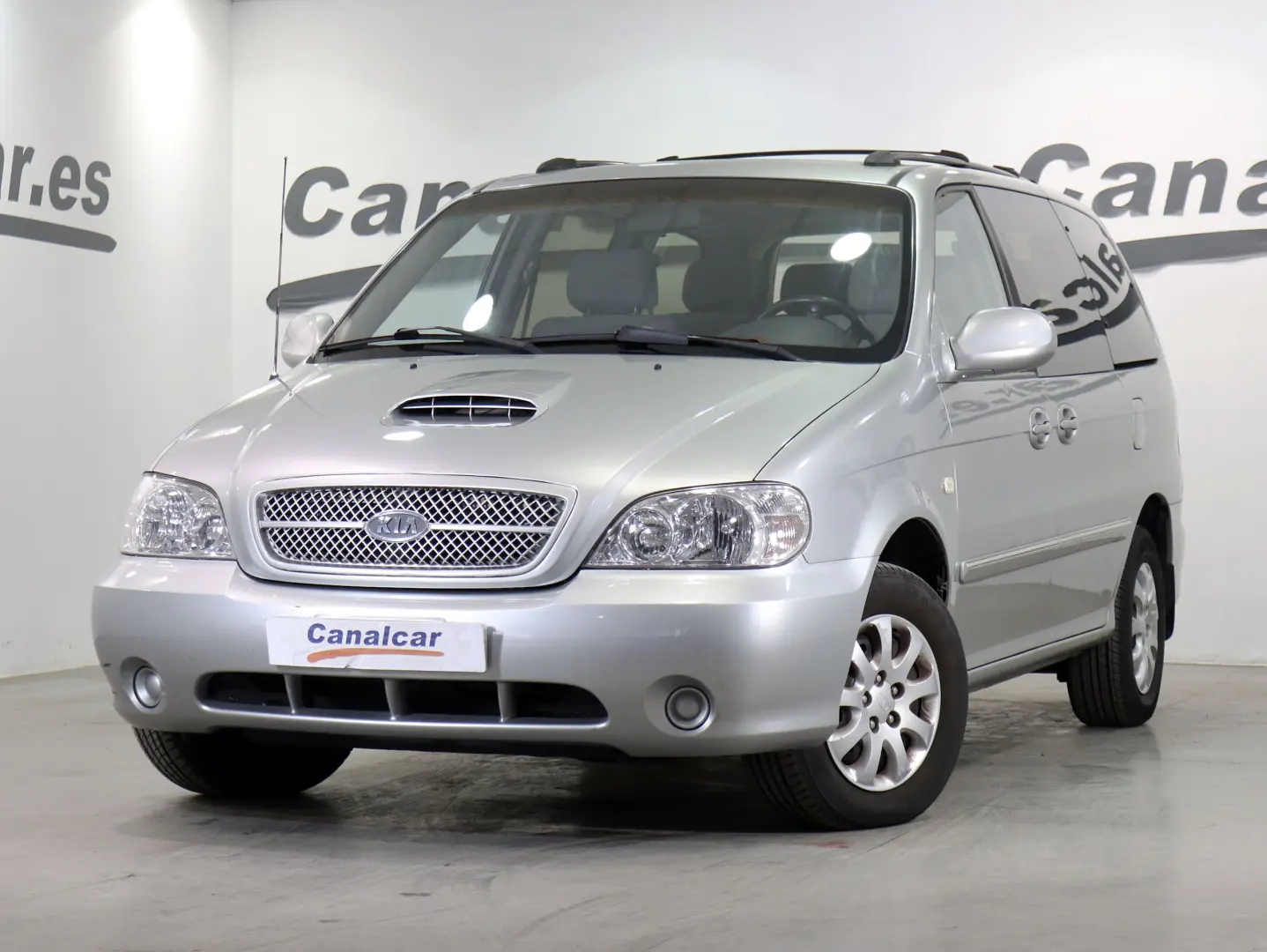 Kia Carnival Carnival 2.9 TD STD 1