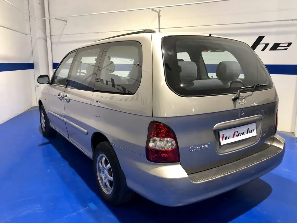 Kia Carnival Carnival 2.9 TD RS 2