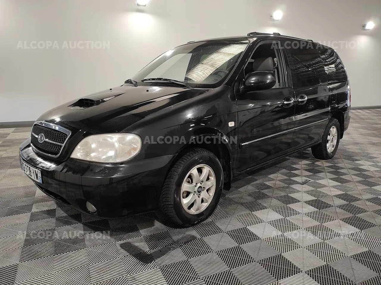 Kia Carnival Carnival 2.9 TD STD 2