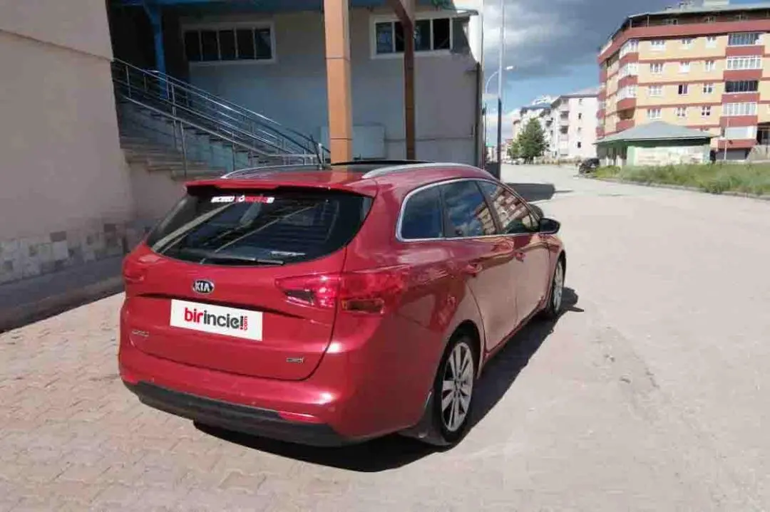Kia Ceed Ceed 1.6 CRDI Concept Plus DCT 5