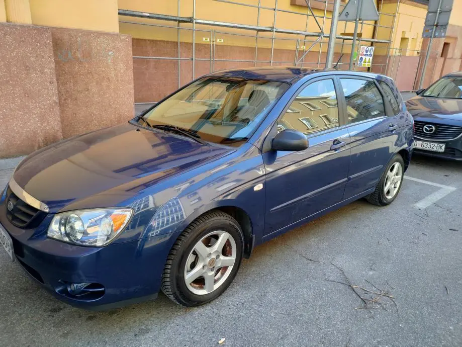 Kia Cerato Cerato 1.5 CRDI LX 7
