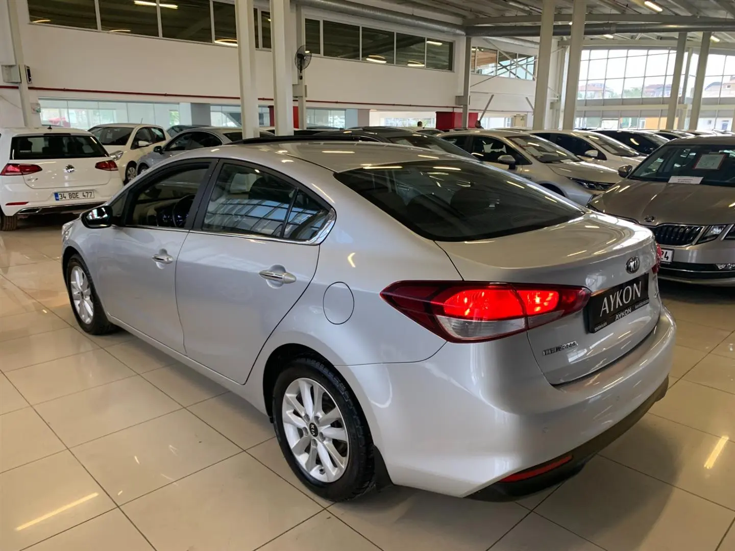 Kia Cerato Cerato 1.6 CRDI Concept Plus DCT 2