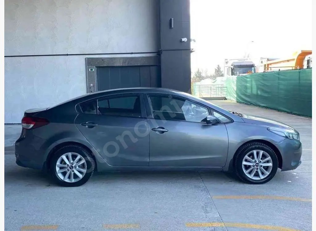 Kia Cerato Cerato 1.6 CRDI Concept DCT 3
