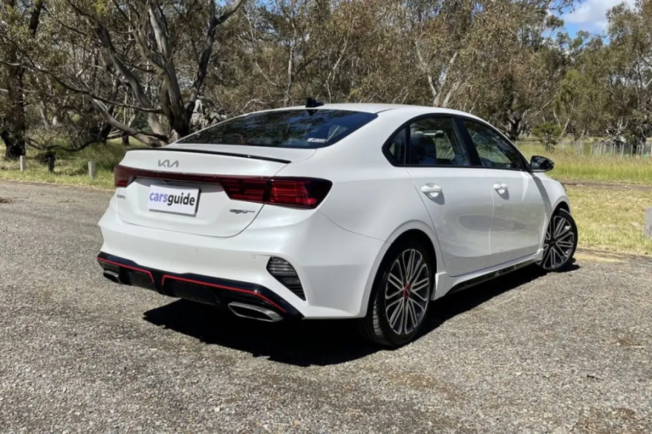 Kia Cerato Cerato 1.6L MPI Prestige 2