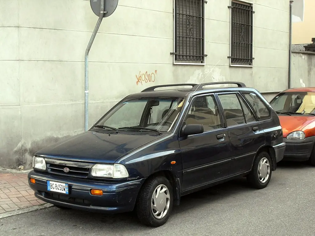 Kia Pride Pride 1.3i DLX 5