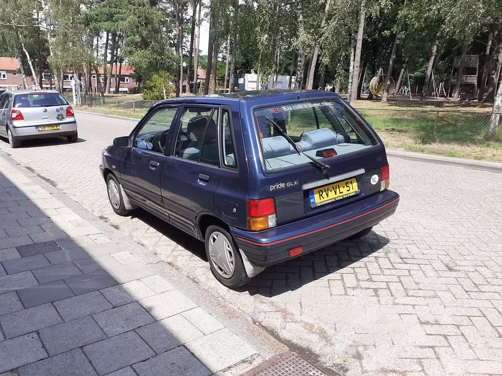 Kia Pride Pride 1.3i GLX 5