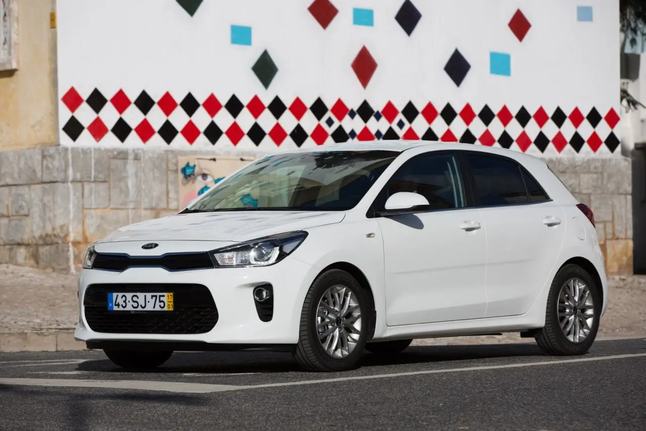 Kia Rio Rio 1.25 CVVT Concept 6