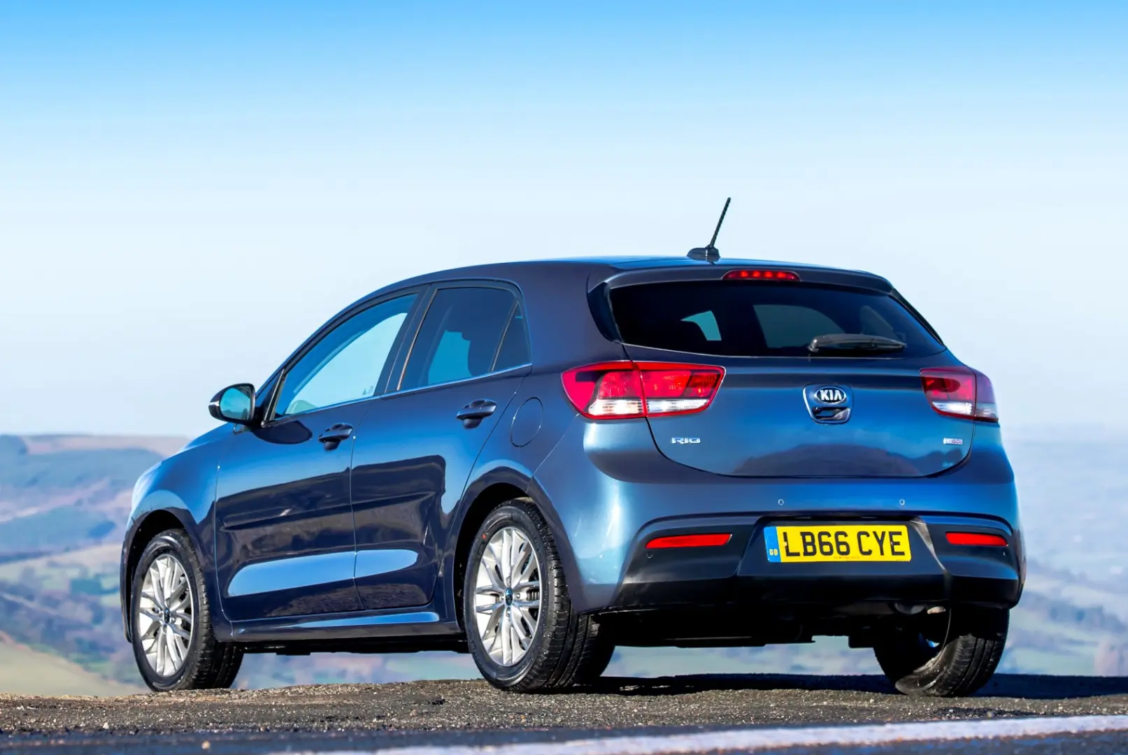 Kia Rio Rio 1.4 WGT Concept Plus 4
