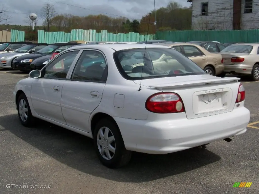 Kia Sephia Sephia 1.5 LS 5