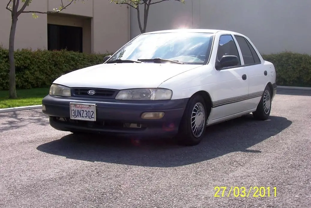 Kia Sephia Sephia 1.5 LX 4