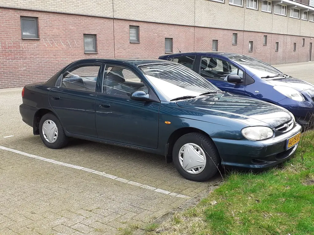 Kia Sephia Sephia 1.5 RS 5