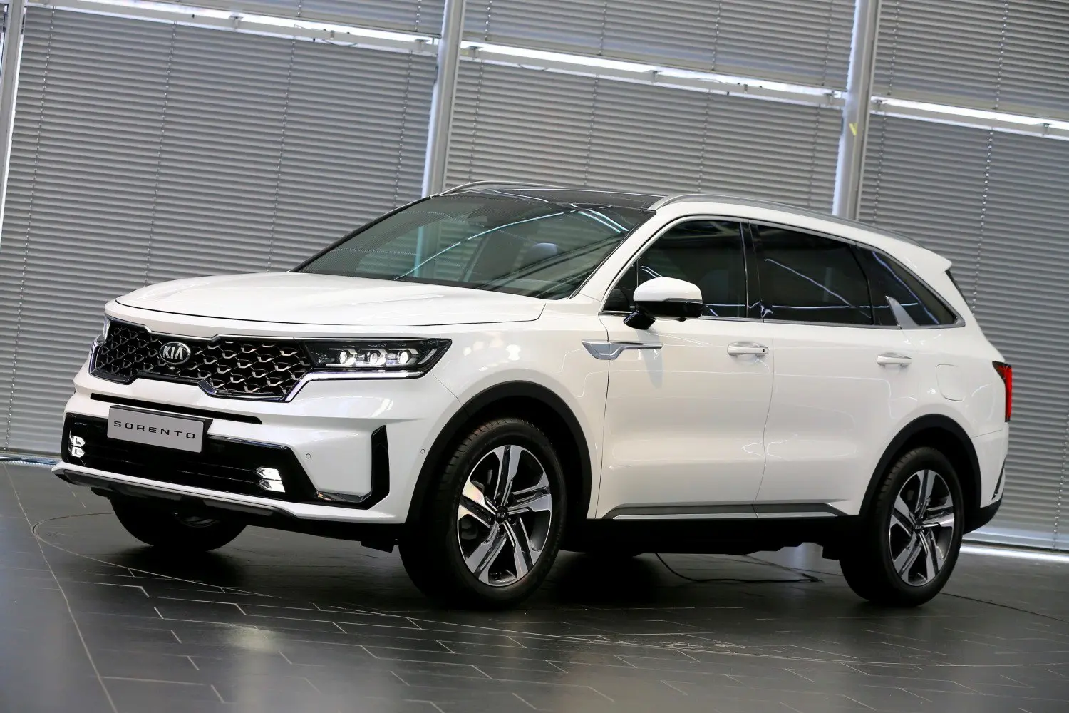 Kia Sorento Sorento 1.6L Hibrit Prestige 4x4 2