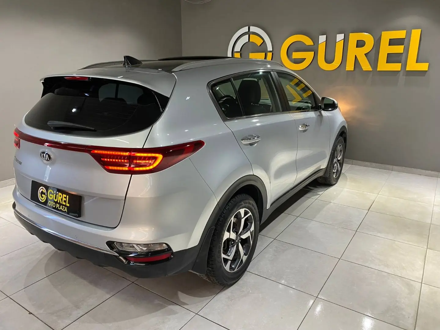 Kia Sportage Sportage 1.6 CRDI 4x4 Elegance Akıllı Anahtar DCT	 2