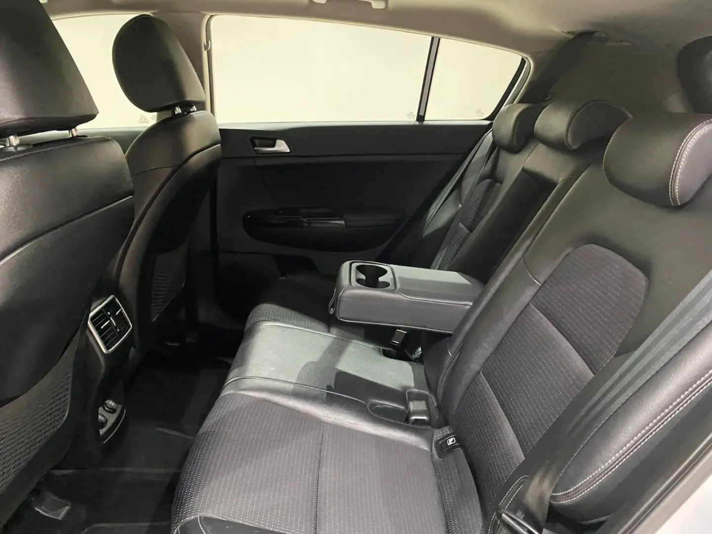 Kia Sportage Sportage 1.6 CRDI 4x4 Elegance Akıllı Anahtar DCT	 3