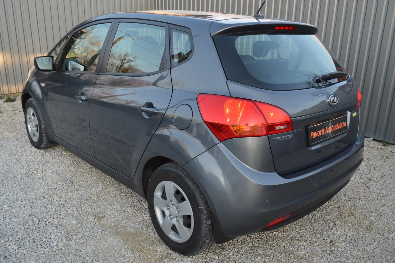 Kia Venga Venga 1.4 LX Base 4