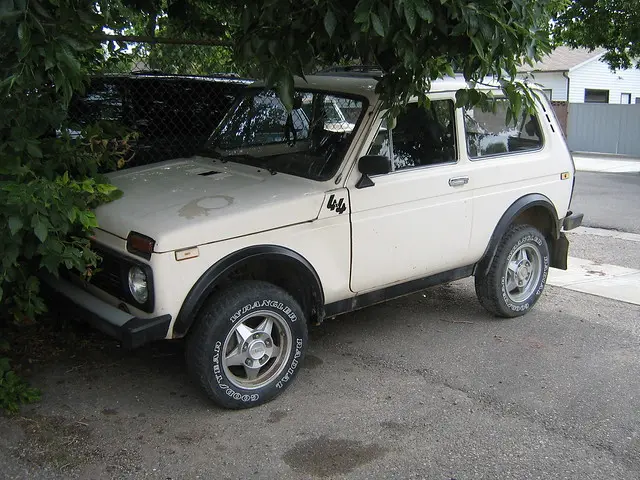Lada Nova Nova 1.7i 4