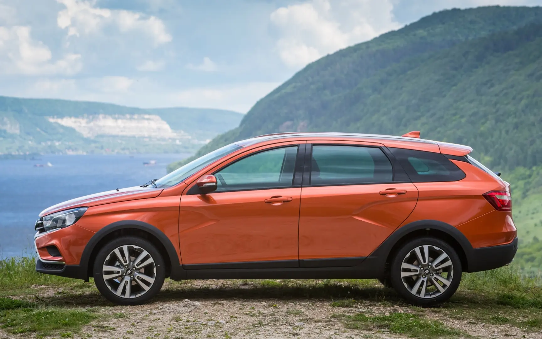Lada Vesta Vesta 1.6i Cross 5