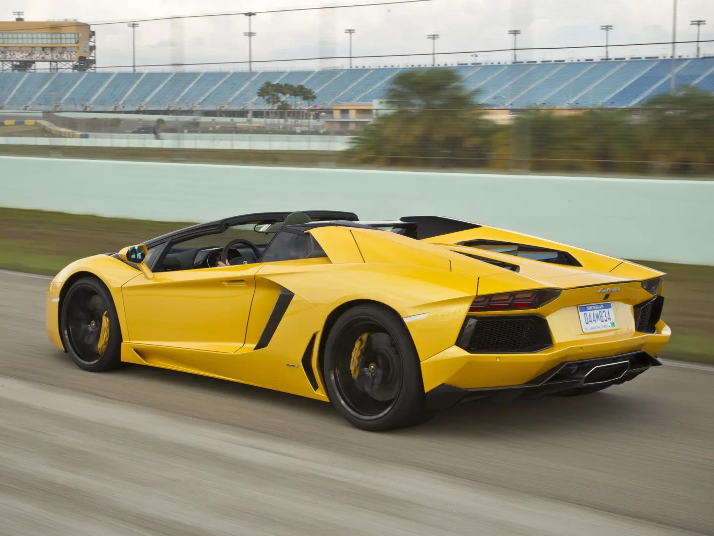 Lamborghini Aventador Aventador LP 700- 4 6