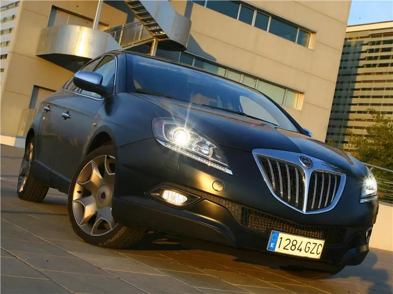 Lancia Delta Delta 1.8 T Sporttronic 2