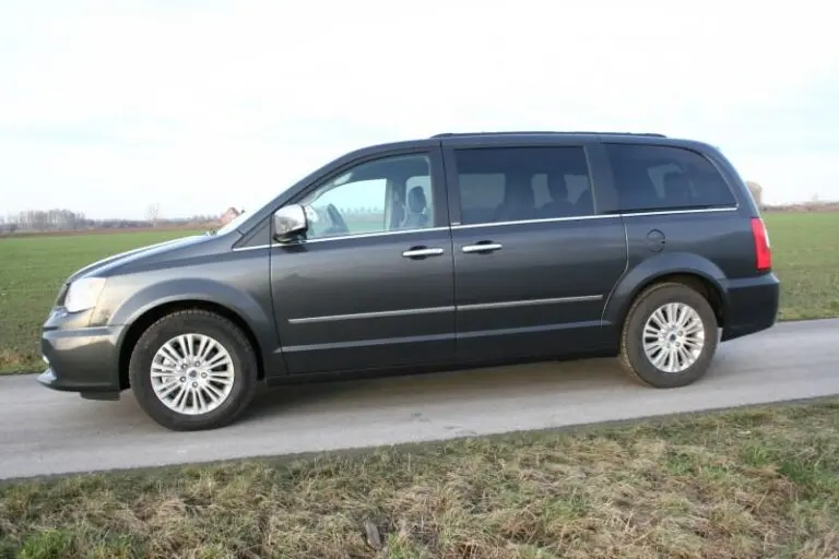 Lancia Voyager Voyager 2.8 CRD 4