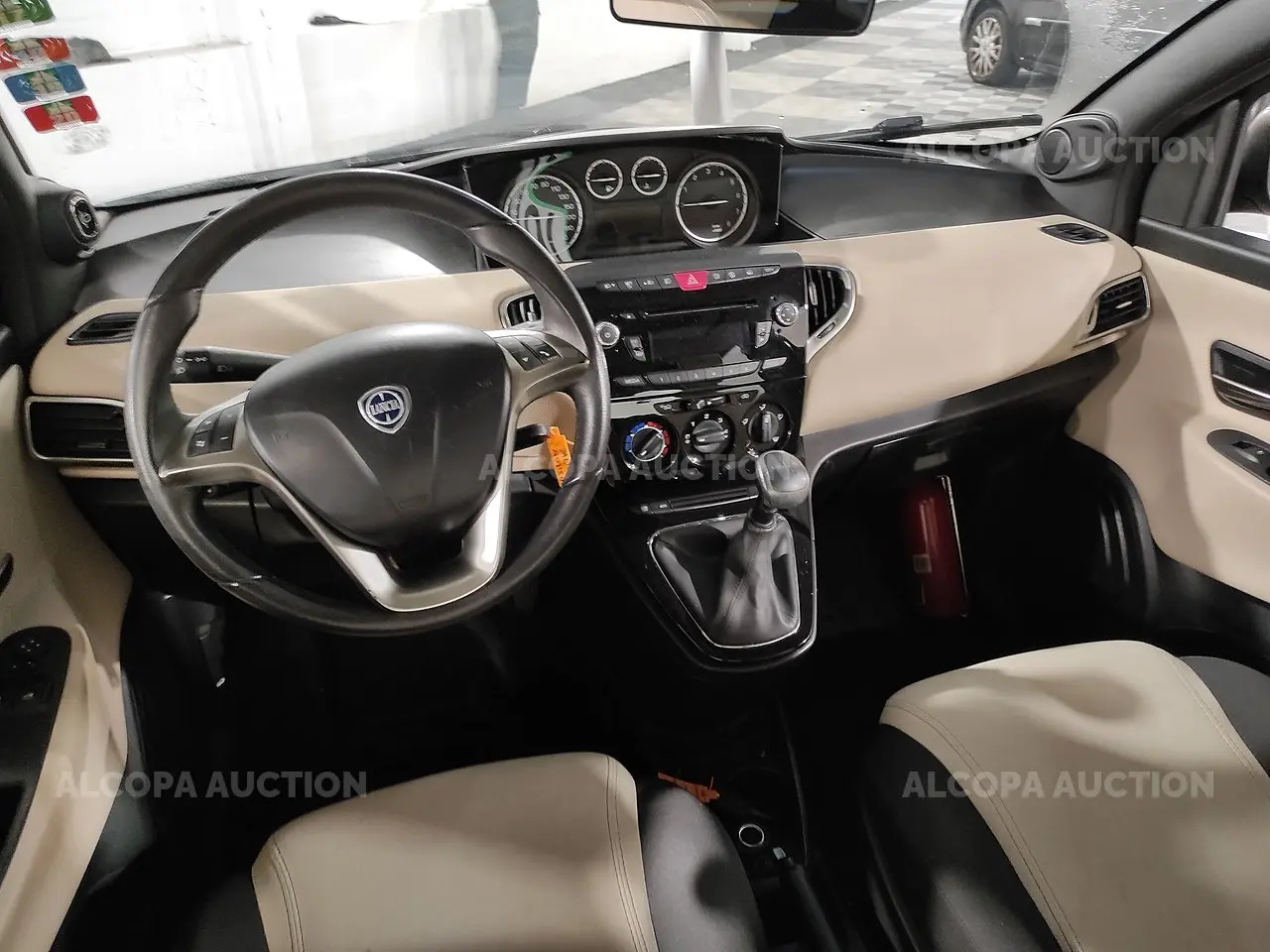 Lancia  Ypsilon 0.9 TwinAir Start&Stop Gold 6