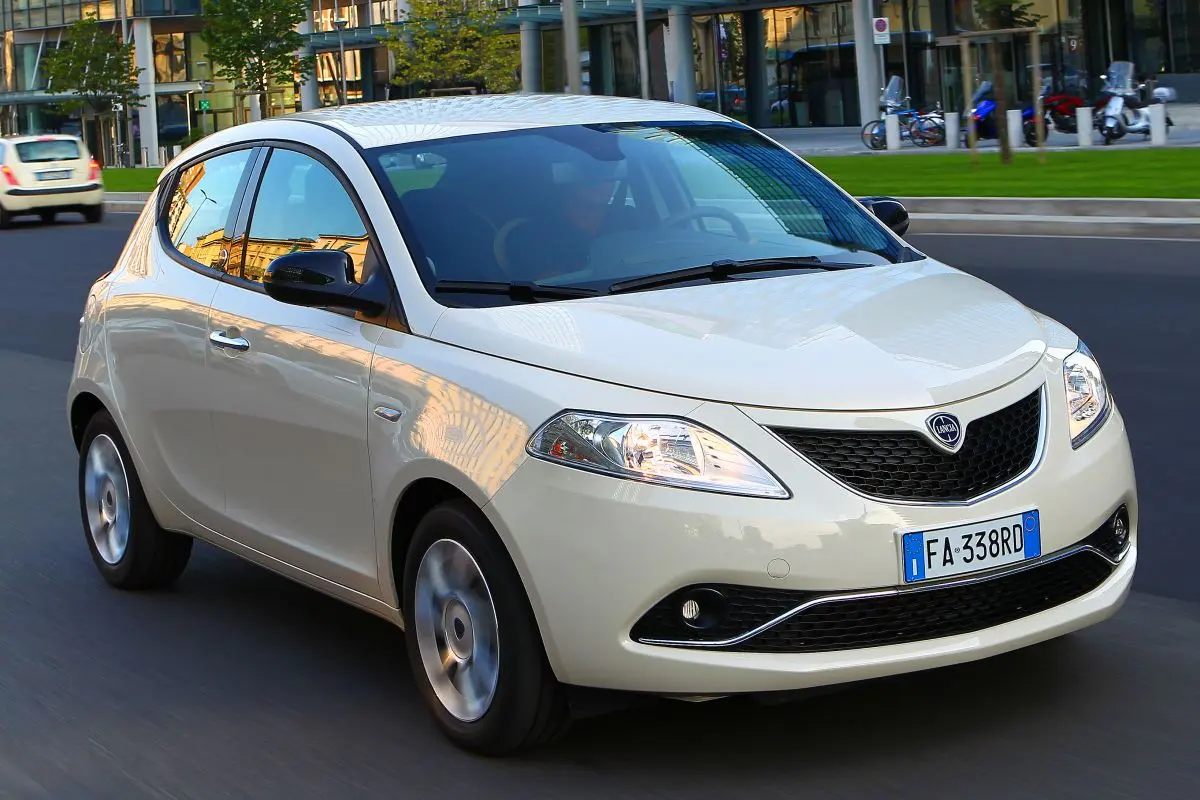 Lancia  Ypsilon 1.2 8V Fire Evo Gold 3