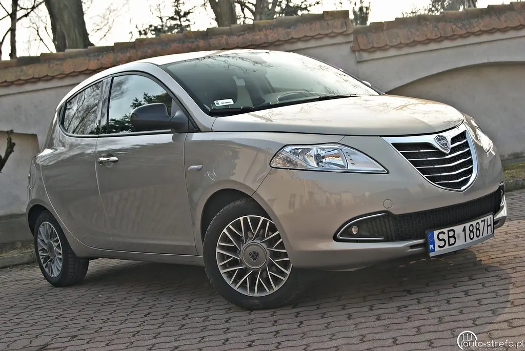 Lancia  Ypsilon 1.2 8V Fire Evo Gold 7