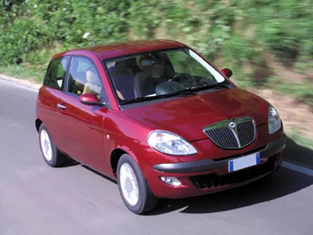 Lancia  Ypsilon 1.2 Argento 3
