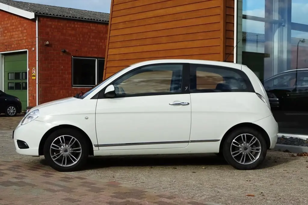 Lancia  Ypsilon 1.2 Argento 5