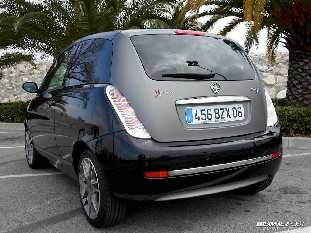 Lancia  Ypsilon 1.3 MultiJet 16V Sport Momo Design 4