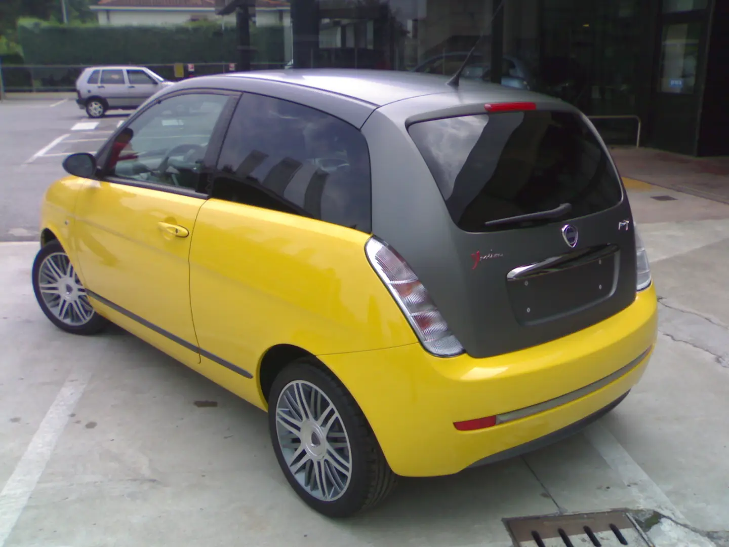 Lancia  Ypsilon 1.3 MultiJet 16V Sport Momo Design 6