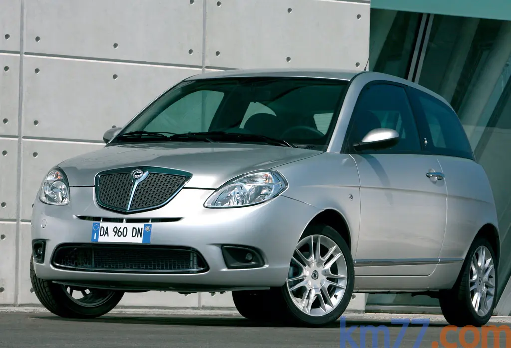 Lancia  Ypsilon 1.3 MultiJet 16V Sport Momo Design 7