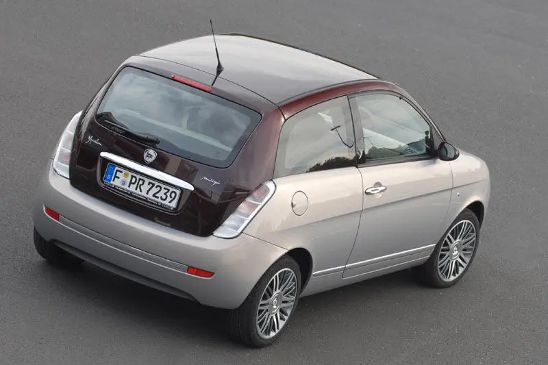 Lancia  Ypsilon 1.4 16V Oro 6