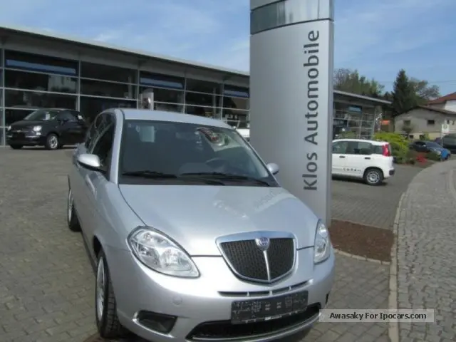 Lancia  Ypsilon 1.4 16V Oro 6